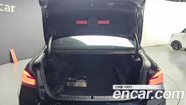 BMW 5 Series 2023, фото 25