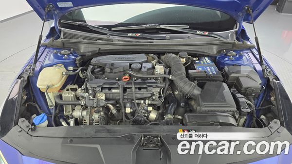 Hyundai Elantra 2023, фото 6