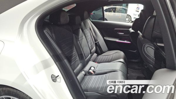 Mercedes-Benz C-Class 2023, фото 17