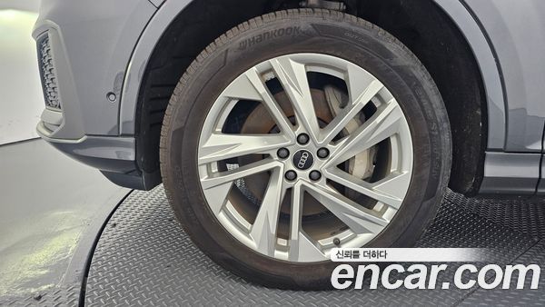 Audi Q7 2021, фото 4