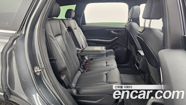 Audi Q7 2021, фото 17