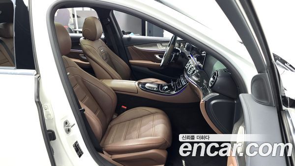 Mercedes-Benz E-Class 2021, фото 16