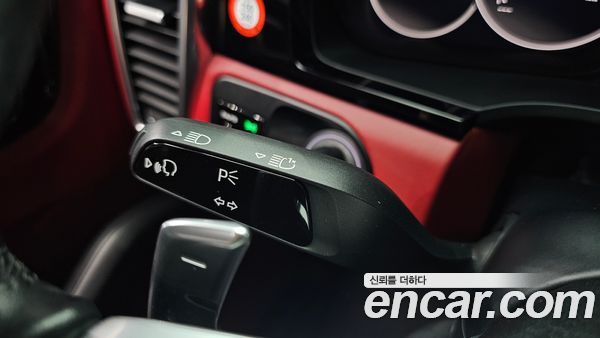 Porsche Cayenne 2020, фото 28