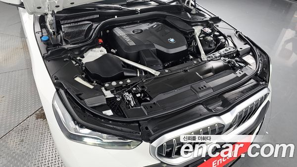 BMW 5 Series 2024, фото 6