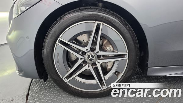 Mercedes-Benz C-Class 2025, фото 5
