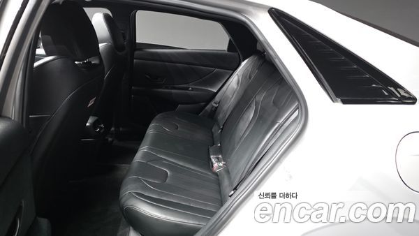 Hyundai Elantra 2023, фото 16