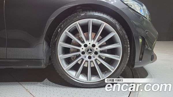 Mercedes-Benz C-Class 2023, фото 5