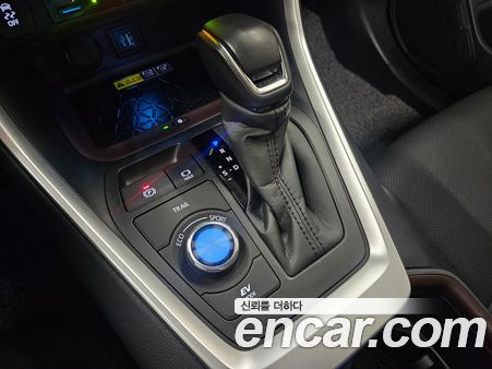 Toyota RAV4 2025, фото 9