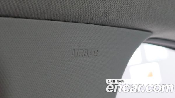 Hyundai Elantra 2023, фото 32