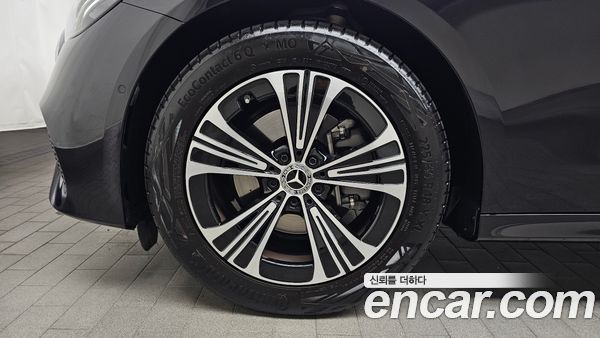 Mercedes-Benz E-Class 2026, фото 4