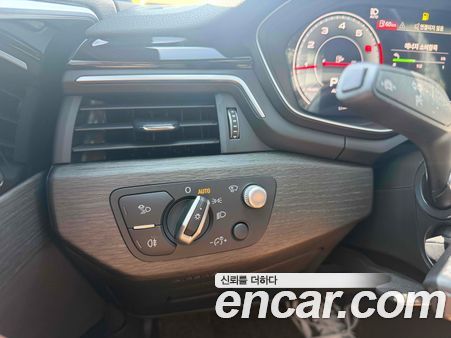 Audi A4 2023, фото 17