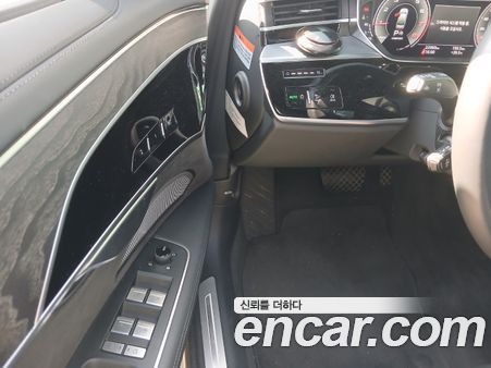 Audi A8 2023, фото 6