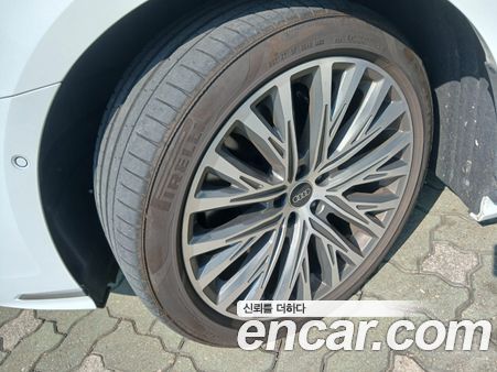 Audi A8 2023, фото 18