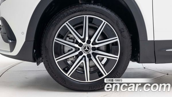 Mercedes-Benz EQB 2026, фото 5