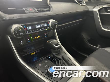 Toyota RAV4 2025, фото 9