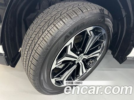Toyota RAV4 2025, фото 5
