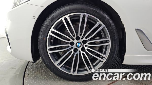 BMW 5 Series 2020, фото 5