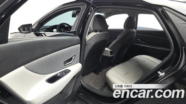 Hyundai Elantra 2021, фото 16