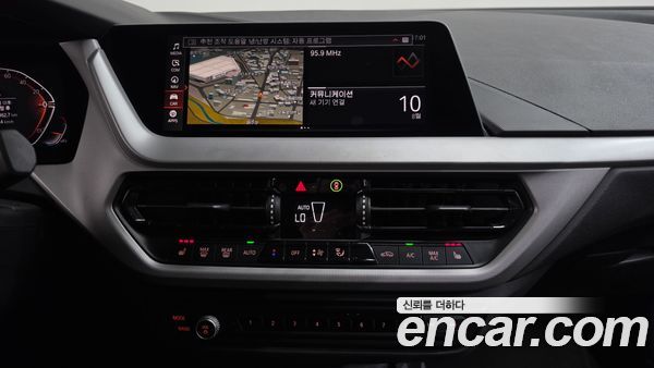 BMW 1 Series 2021, фото 14