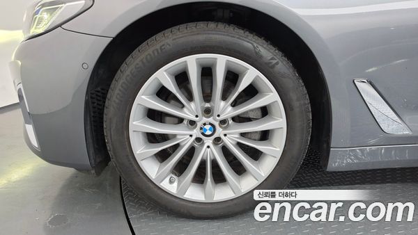 BMW 5 Series 2023, фото 5