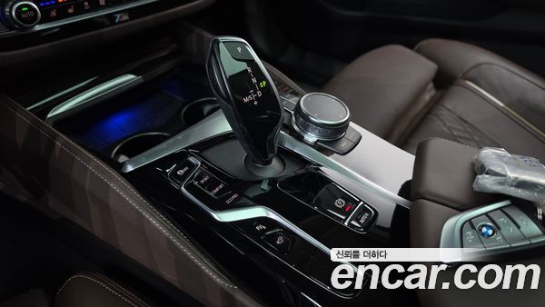BMW 5 Series 2023, фото 9