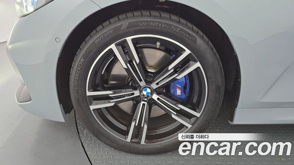 BMW 3 Series 2025, фото 5