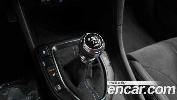 Hyundai Veloster 2022, фото 9