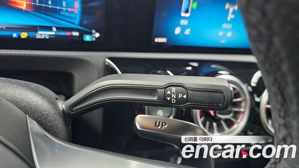 Mercedes-Benz A-Class 2025, фото 11