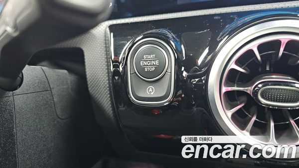 Mercedes-Benz A-Class 2025, фото 25