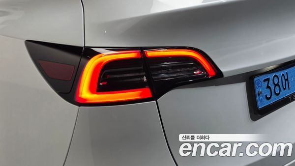 Tesla Model Y 2024, фото 9