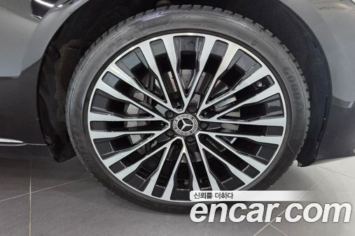 Mercedes-Benz S-Class 2023, фото 5