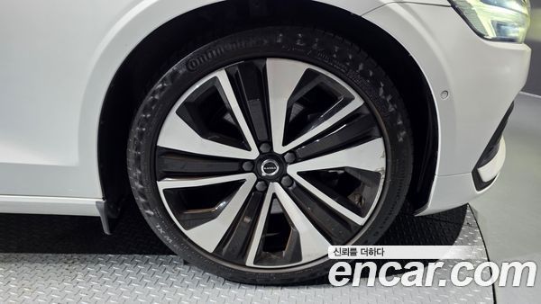 Volvo S60 2023, фото 5