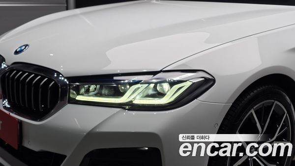 BMW 5 Series 2023, фото 8