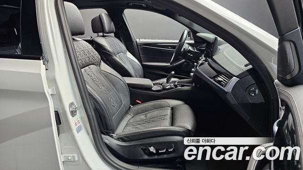 BMW 5 Series 2023, фото 16