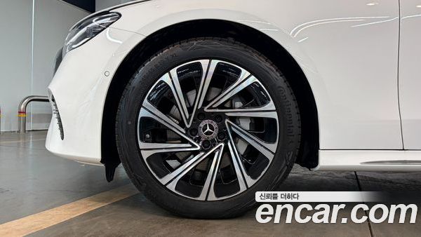 Mercedes-Benz E-Class 2026, фото 5