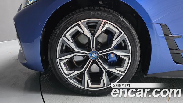 BMW i4 2024, фото 5