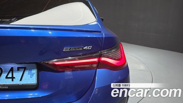 BMW i4 2024, фото 9
