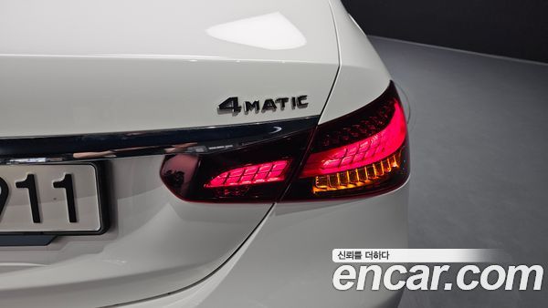 Mercedes-Benz E-Class 2021, фото 9