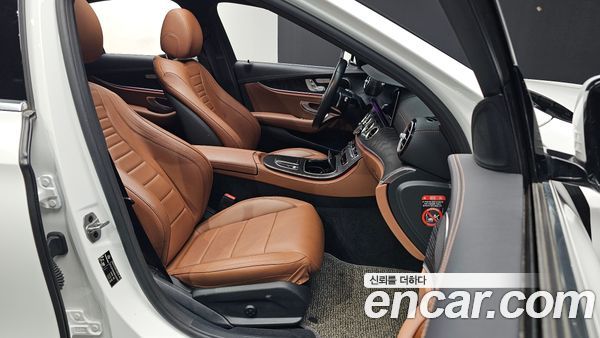 Mercedes-Benz E-Class 2021, фото 16