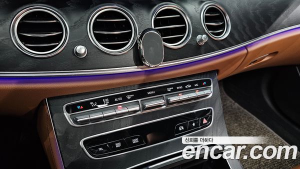 Mercedes-Benz E-Class 2021, фото 32