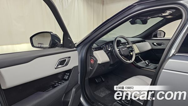 Land Rover Range Rover Velar 2026, фото 12