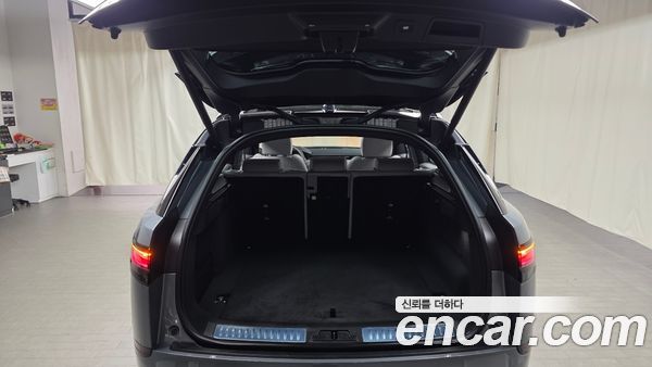 Land Rover Range Rover Velar 2026, фото 25