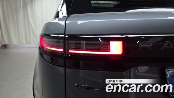 Land Rover Range Rover Velar 2026, фото 8