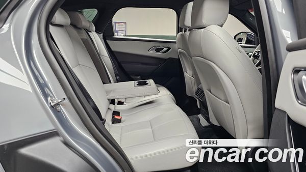 Land Rover Range Rover Velar 2026, фото 15