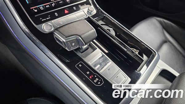 Audi Q8 2020, фото 11