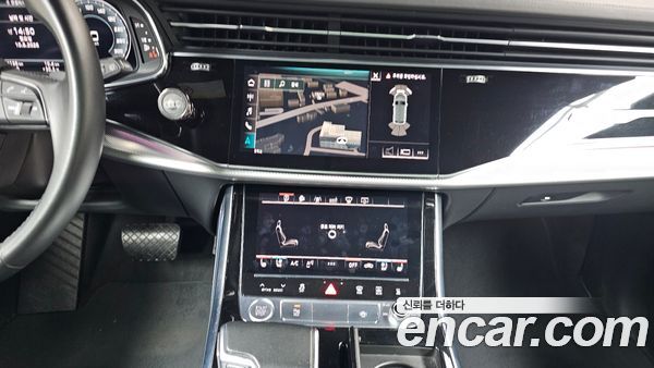 Audi Q8 2020, фото 17