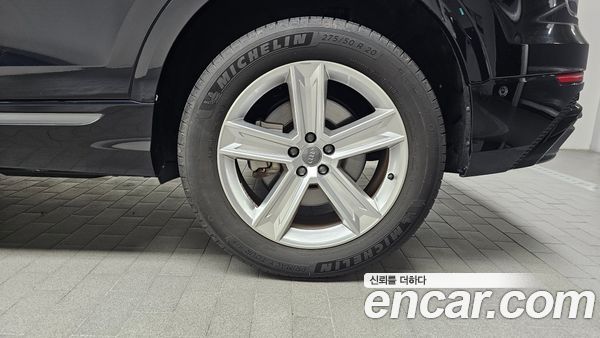 Audi Q8 2020, фото 6