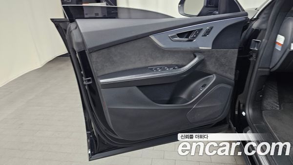 Audi Q8 2020, фото 13