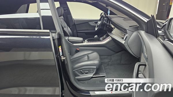 Audi Q8 2020, фото 15
