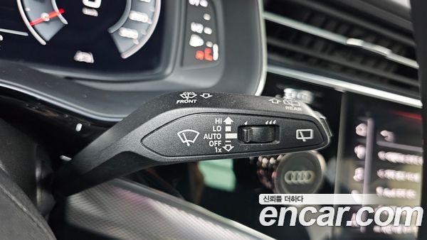 Audi Q8 2020, фото 28